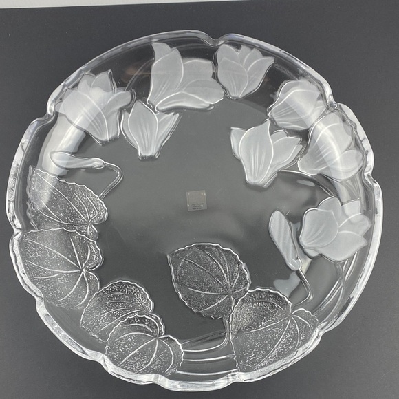 Crystal Clear Clarissa Platter 14" Round Frosted Tulips - Picture 6 of 11